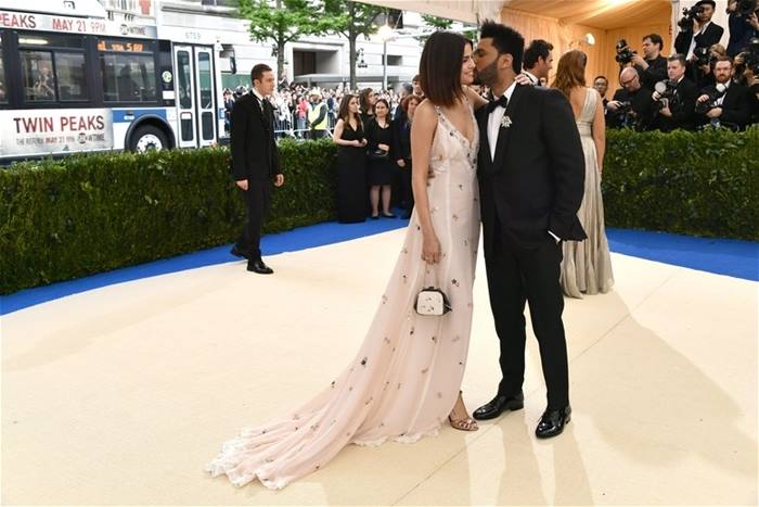 Selena Gomez Rocks Louis Vuitton at Met Gala 2016, 2016 Met Gala, Met Gala,  Selena Gomez